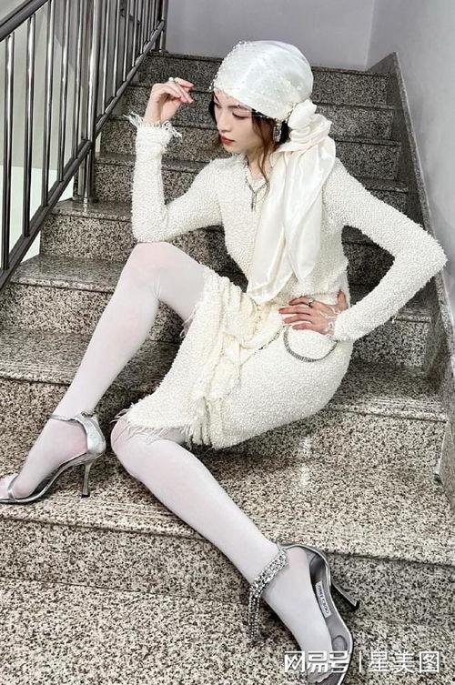 长的白色丝袜,白色长袜的时尚演绎