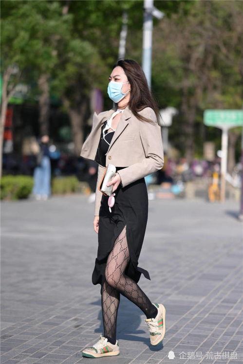 运动鞋怎么搭丝袜,打造独特穿搭风格